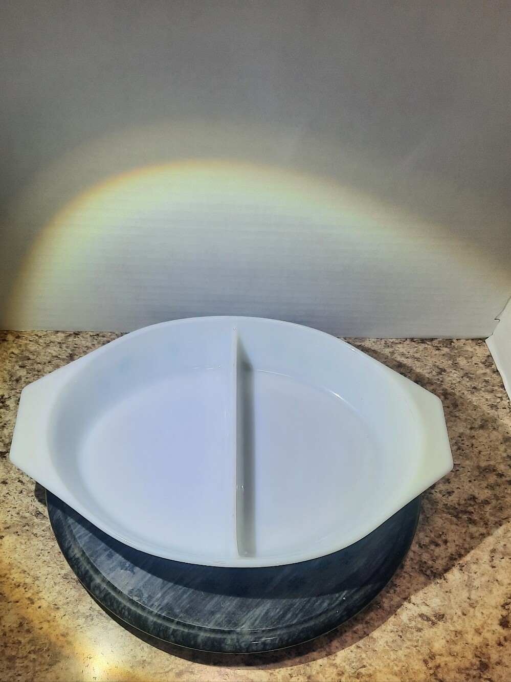 Pyrex Snowflake Divided Dish - Picture 2 of 3